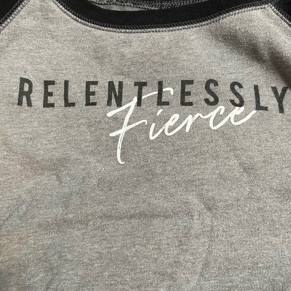 NINE LINE Gray and Black Sweatshirt with 'Relentlessly Fierce' Print Size M - Picture 4 of 6